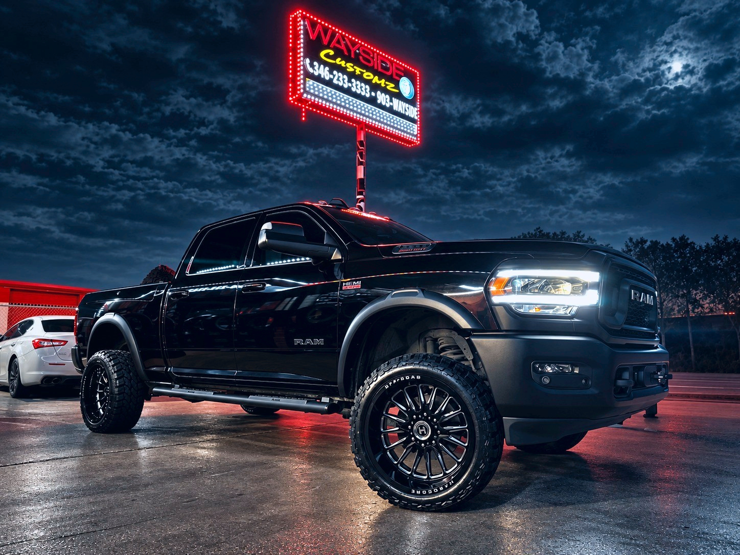 2021 Ram 1500 &middot; 24" Hardcore off road wheels &middot; Lift / leveling