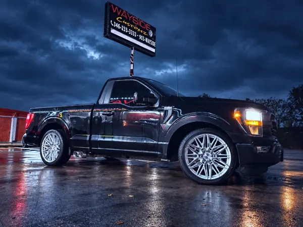 2025 Ford F-150 &middot; 22" Vossen wheels &middot; Lowering / suspension