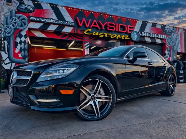 2013 Mercedes-Benz CLA250 &middot; 19" Replicas wheels