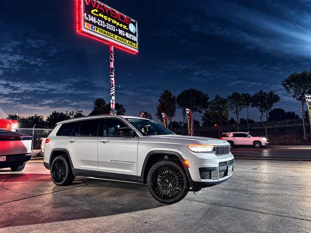 2025 Jeep Cherokee &middot; 22" Luxxx Alloys wheels