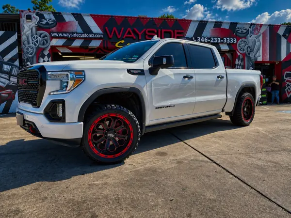 2021 GMC sierra 1500 &middot; 20" RDR wheels &middot; Lift / leveling