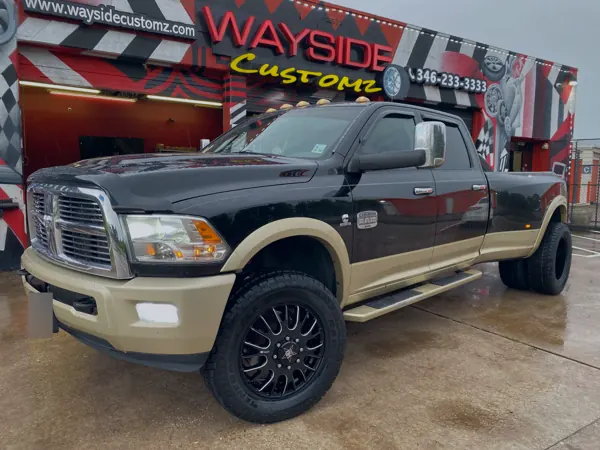 Ram 3500 dually &middot; 22" HD Luxxx wheels &middot; Lift / leveling