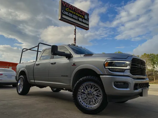 Ram 2500 &middot; 22" Cali off road wheels &middot; Lift / leveling