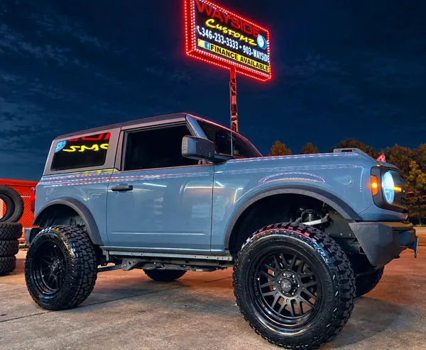 2025 Ford Bronco &middot; 20" HD Luxxx wheels &middot; Lift / leveling