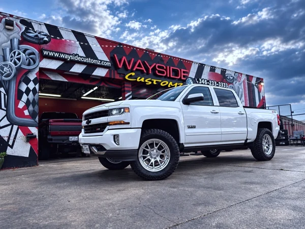 2016 Chevrolet Silverado · 20" LHD Pro Wheels · 3.5" Rough Country Lift Kit