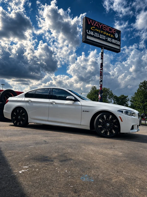 2018 BMW 5 Series · 20" VCT Wheels