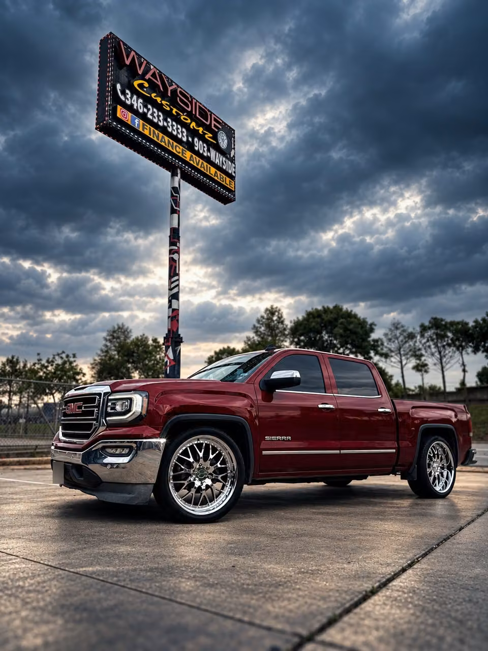 2018 GMC Sierra 1500 · 24" Esko Wheels · 3/5 MaxTrac Suspension Lowering Kit
