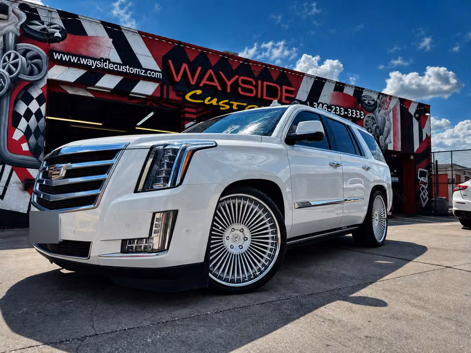 2020 Cadillac Escalade · 24" Avant Garde Wheels