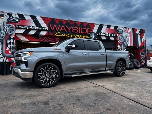 2021 Chevrolet Silverado 1500 · 22" Wraith Wheel