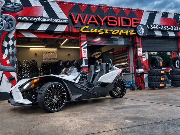 2023 Polaris Slingshot · 22" Lexani Wheels