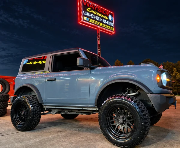 2025 Ford Bronco · 20" HD Luxxx Wheels · 3" Rough Country Lift Kit