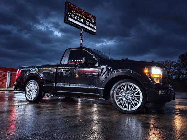 2025 Ford F-150 · 22" Vossen Wheels · 2/4 MaxTrac Lowering Kit