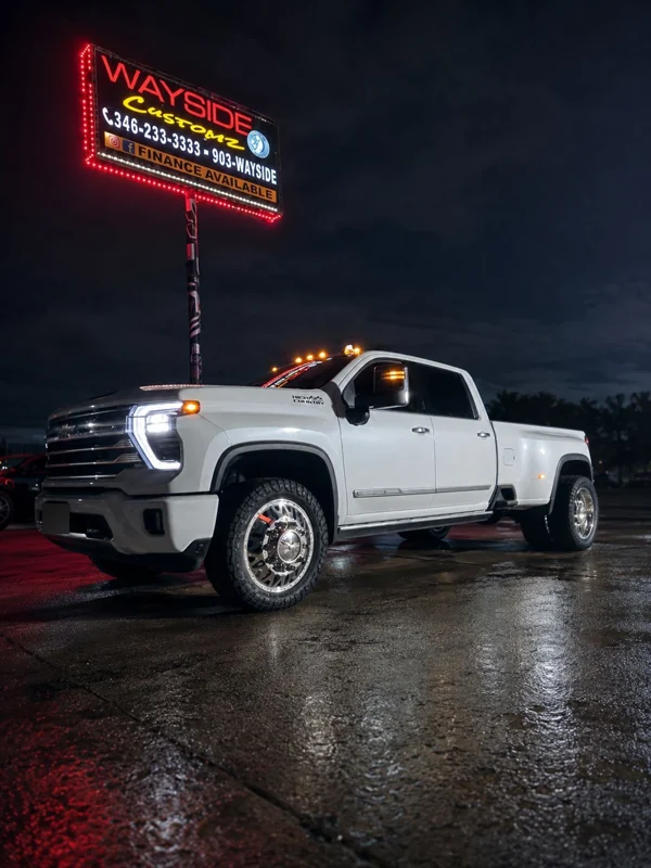 2026 Chevrolet Silverado 3500 Dually · 22" American Force Wheels · 2.5" Level