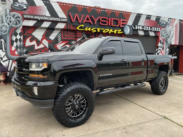 Chevrolet Silverado 1500 · 20" HD Luxxx Wheels · 6" Rough Country Lift Kit