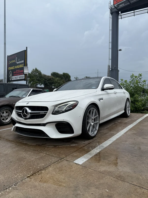 Mercedes Benz · 20" Ferrada Wheels